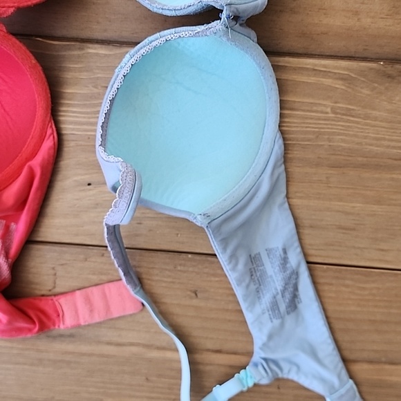 2 34B Body by Victoria Victoria Secret Bras - Red & Blue - Picture 12 of 15